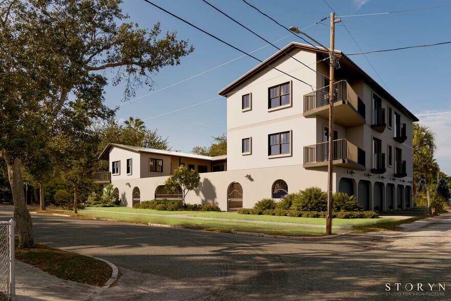 421 15th Ave S, Saint Petersburg, FL à vendre - Photo de l’immeuble – Image 1 sur 11