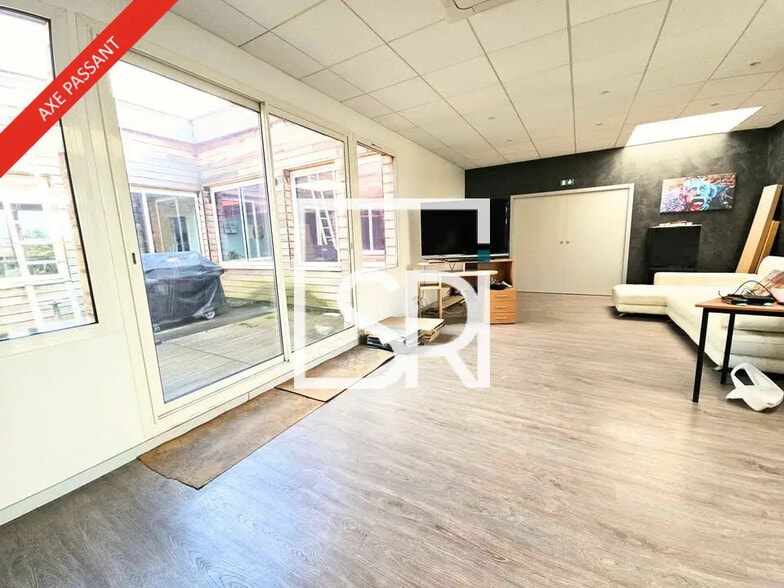 Bureau dans Cournon-d'Auvergne à louer - Photo de l’immeuble – Image 1 sur 10