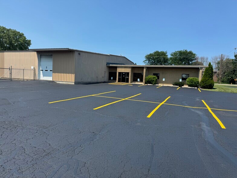 3675 N Main St, Oshkosh, WI à louer - Photo de l’immeuble – Image 2 sur 10