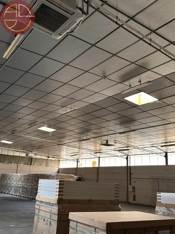 Plus de détails pour Industriel/Logistique à louer