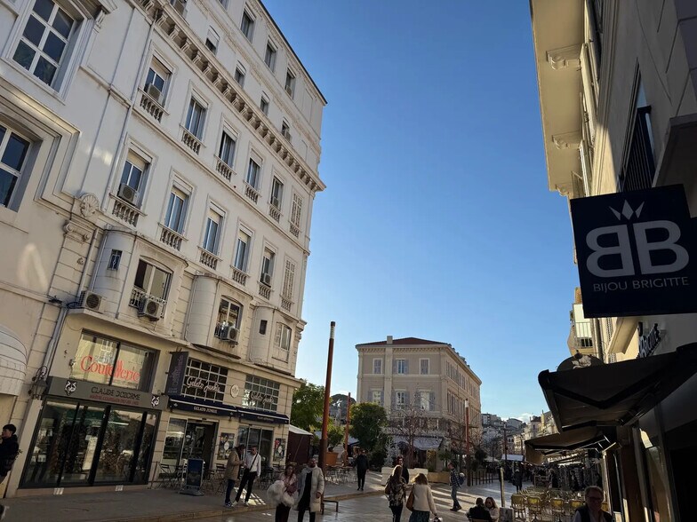4 Rue Rouguière, Cannes à louer - Photo de l’immeuble – Image 3 sur 5