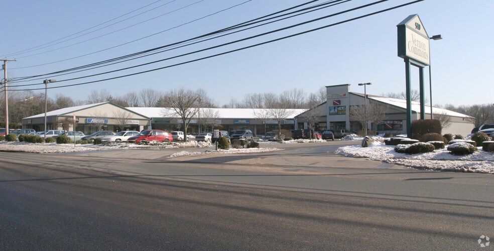 520 Hartford Tpke, Vernon, CT à louer - Photo de l’immeuble – Image 3 sur 6