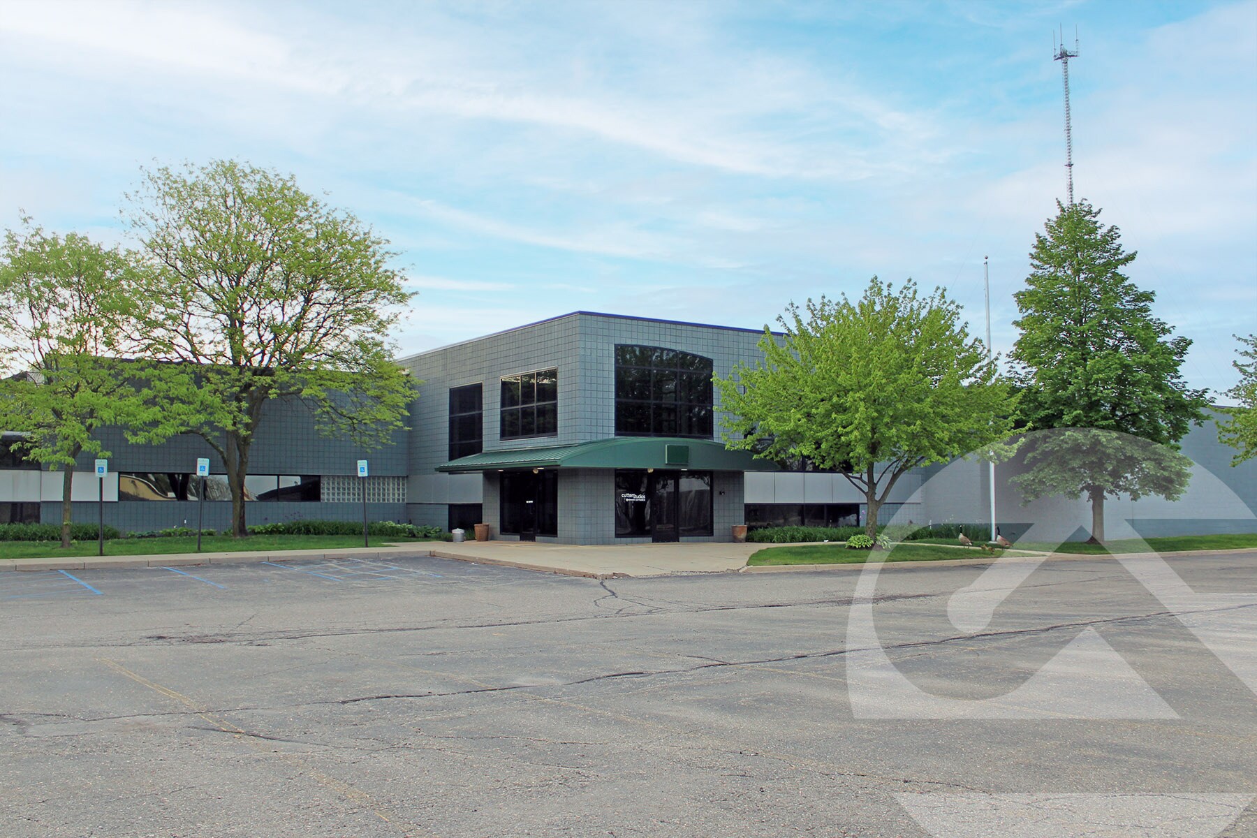 13250-13320 Northend Ave, Oak Park, MI à louer Photo de l’immeuble– Image 1 sur 7