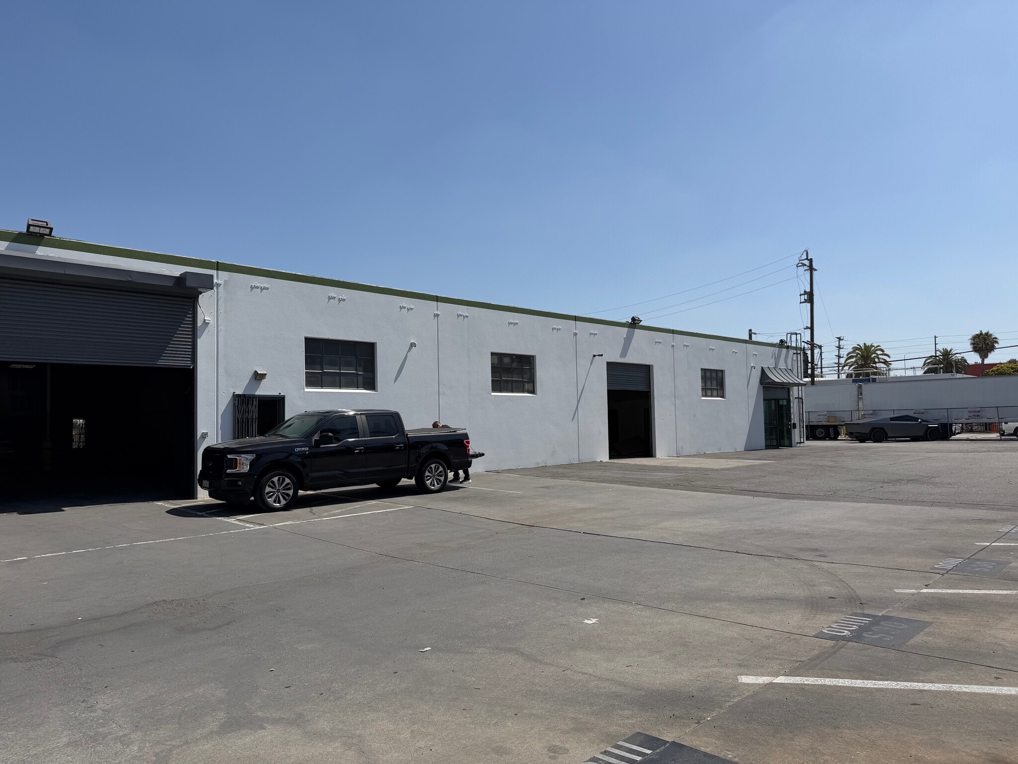11100 Hindry Ave, Los Angeles, CA à louer Photo intérieure– Image 1 sur 3