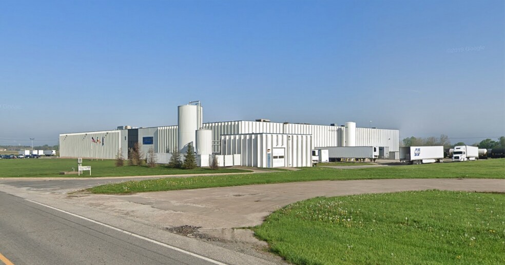 400 Prairie Village Dr, New Century, KS à louer - Photo de l’immeuble – Image 1 sur 5