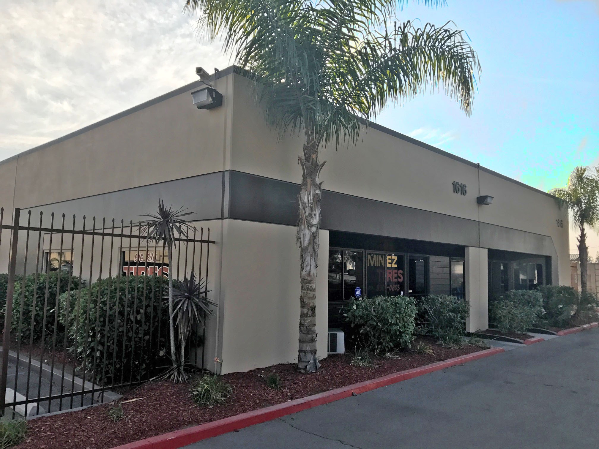 1616 E Francis St, Ontario, CA à louer Photo intérieure– Image 1 sur 6