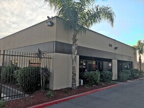 1616 E Francis St, Ontario, CA à louer Photo intérieure– Image 1 sur 6