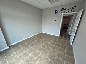 6300 Tower Ln, Sarasota, FL à louer Photo intérieure– Image 2 sur 8