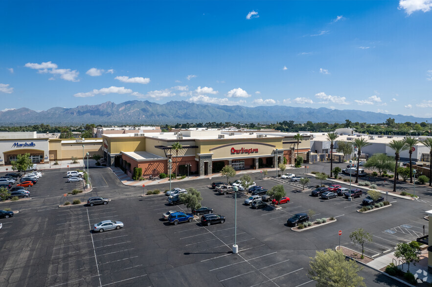 3595 E Broadway Blvd, Tucson, AZ à louer - Photo de l’immeuble – Image 2 sur 5