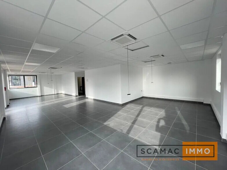 1 Avenue De La Sablière, Limeil-Brévannes à louer - Photo de l’immeuble – Image 3 sur 6
