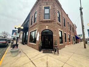 122 E Center St, Le Roy, IL à louer Photo intérieure– Image 1 sur 14