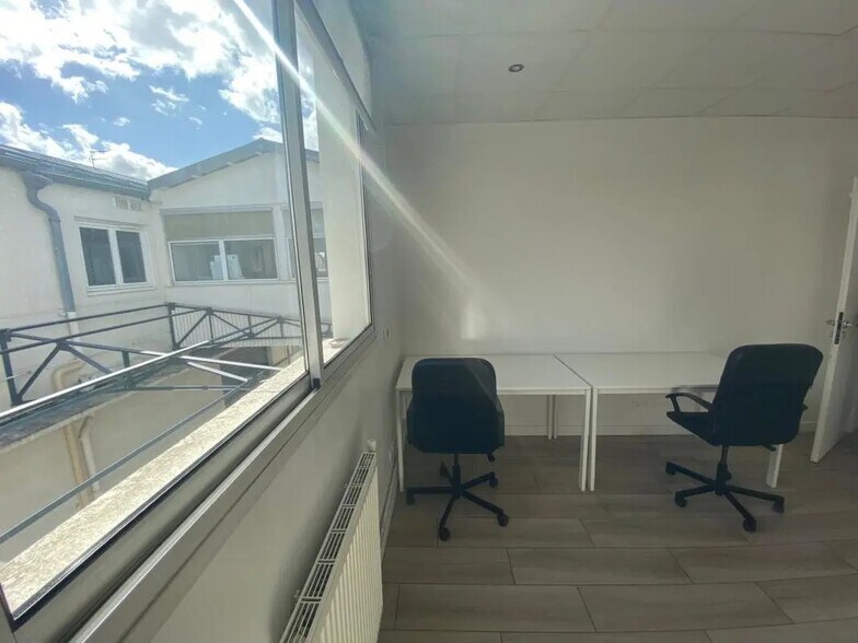 Bureau dans Saint-Maur-des-Fossés à louer - Photo de l’immeuble – Image 3 sur 8