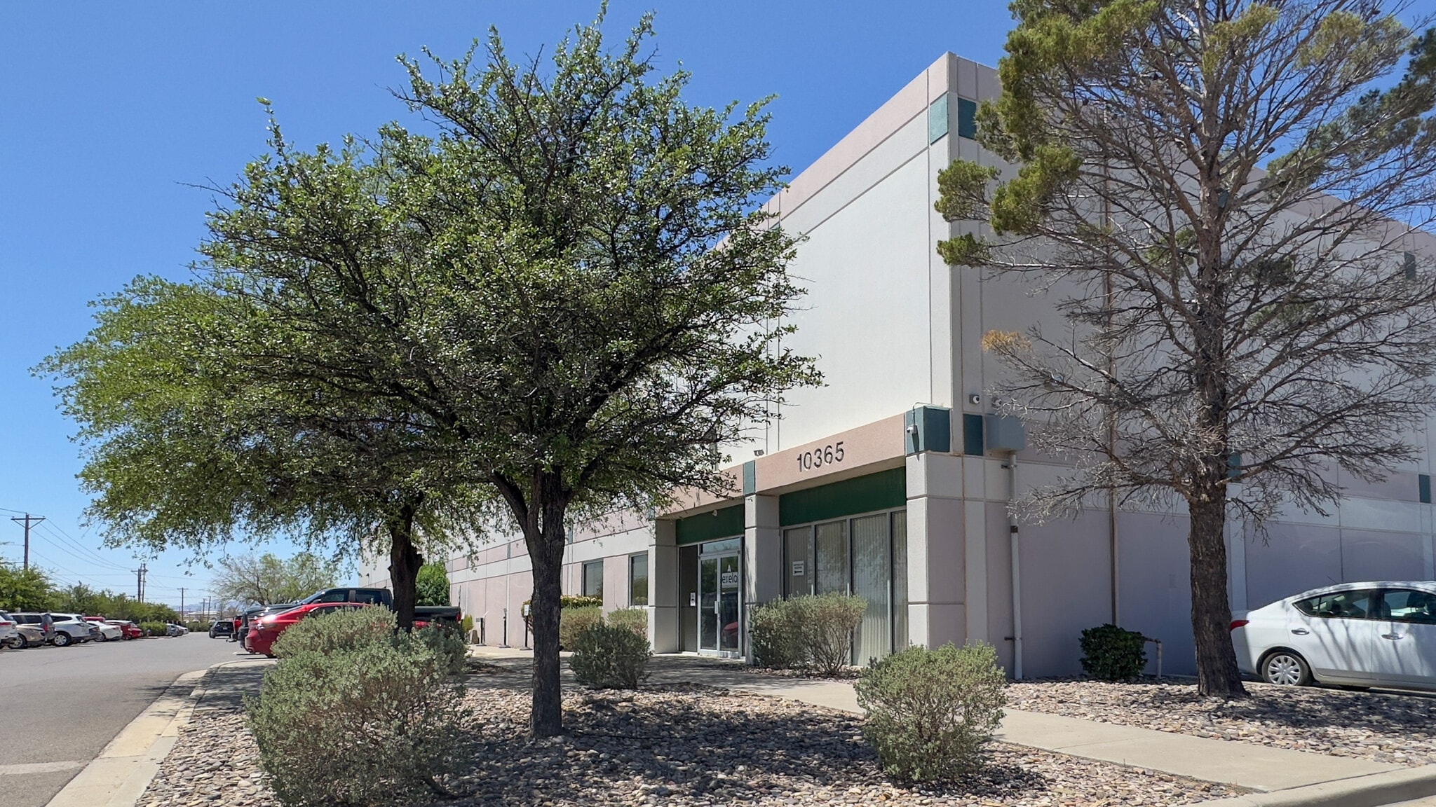 10365 Railroad Dr, El Paso, TX à vendre Photo de l’immeuble– Image 1 sur 14