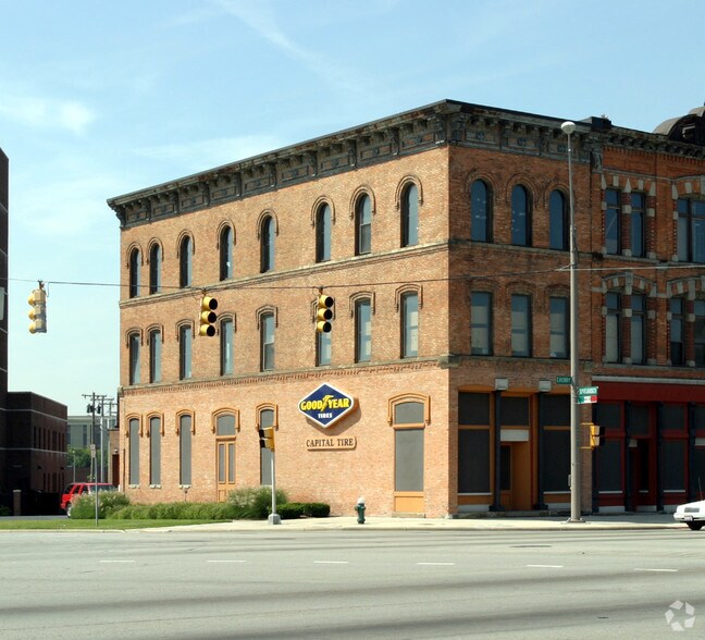1001 Cherry St, Toledo, OH à louer - Photo de l’immeuble – Image 2 sur 4