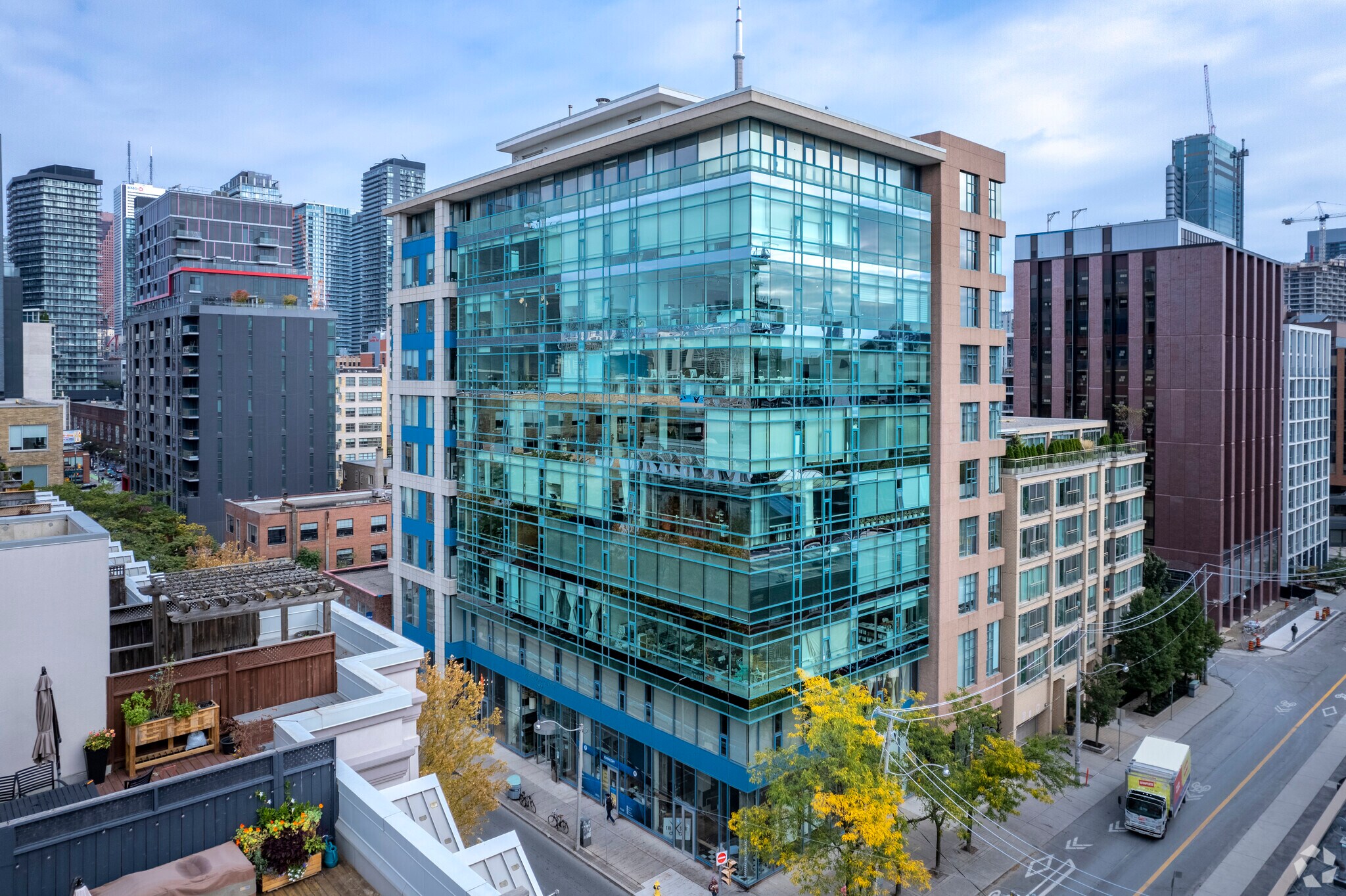 477 Richmond St W, Toronto, ON à louer Photo principale– Image 1 sur 7