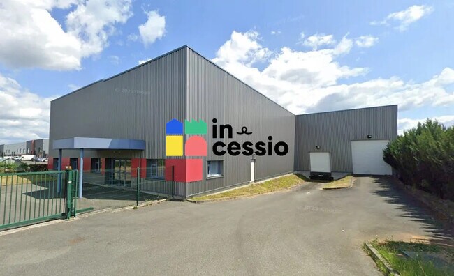 Plus de détails pour Local d’activités à vendre