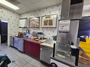 27908 Hwy 99, Visalia, CA à vendre Photo intérieure– Image 2 sur 17