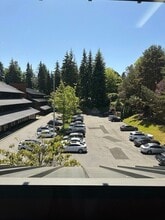 1750 112th Ave NE, Bellevue, WA à louer Photo intérieure– Image 2 sur 6