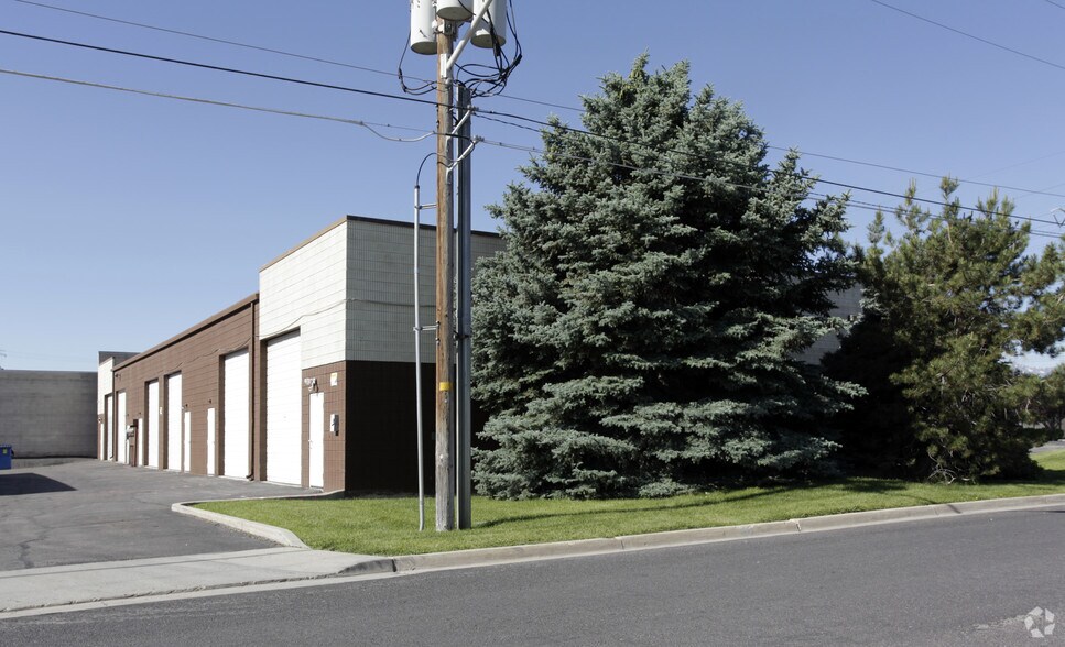 2381 S 2700 W, Salt Lake City, UT à louer - Photo de l’immeuble – Image 2 sur 5