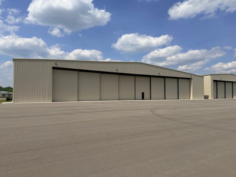 460 Tasa Dr, Fombell, PA à louer - Photo de l’immeuble – Image 3 sur 13