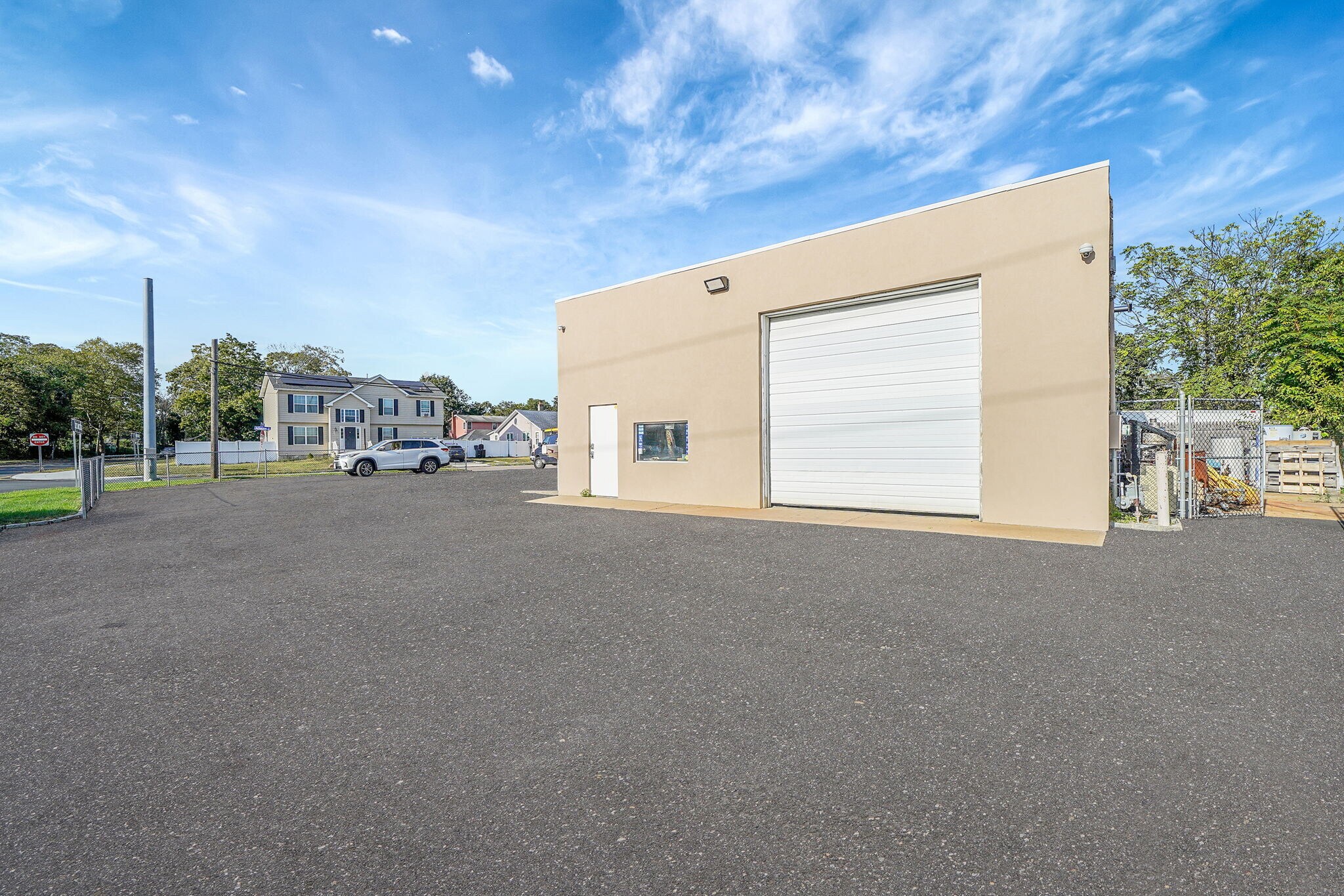 93 N Clinton Ave, Bay Shore, NY à vendre Photo principale– Image 1 sur 22