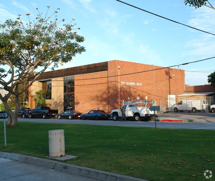 1201 Olympic Blvd, Santa Monica, CA à louer - Photo de l’immeuble – Image 2 sur 2