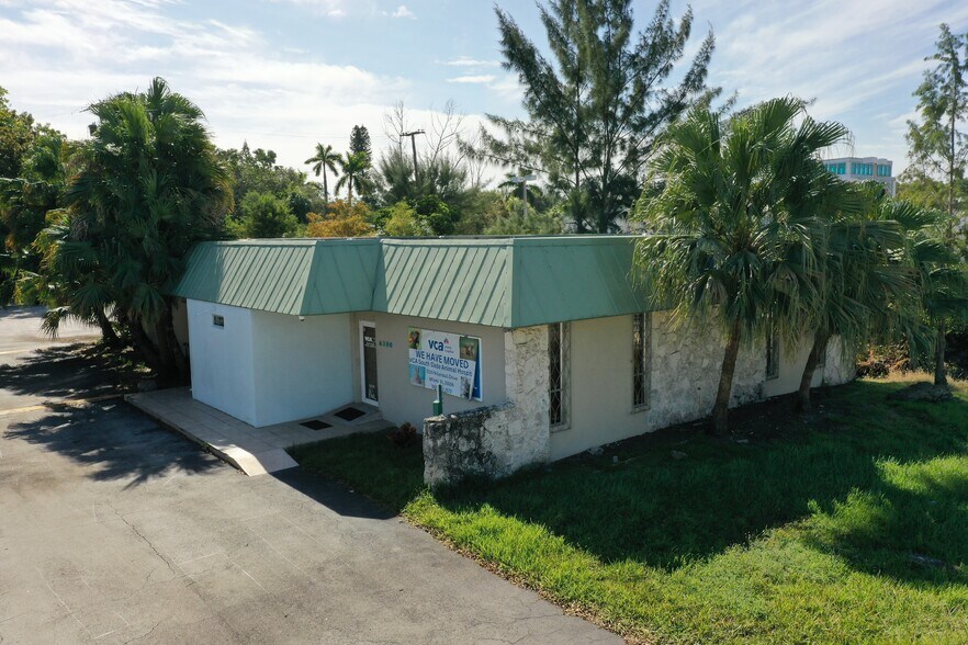 6380 S Dixie Hwy, South Miami, FL à vendre - Photo de l’immeuble – Image 1 sur 6