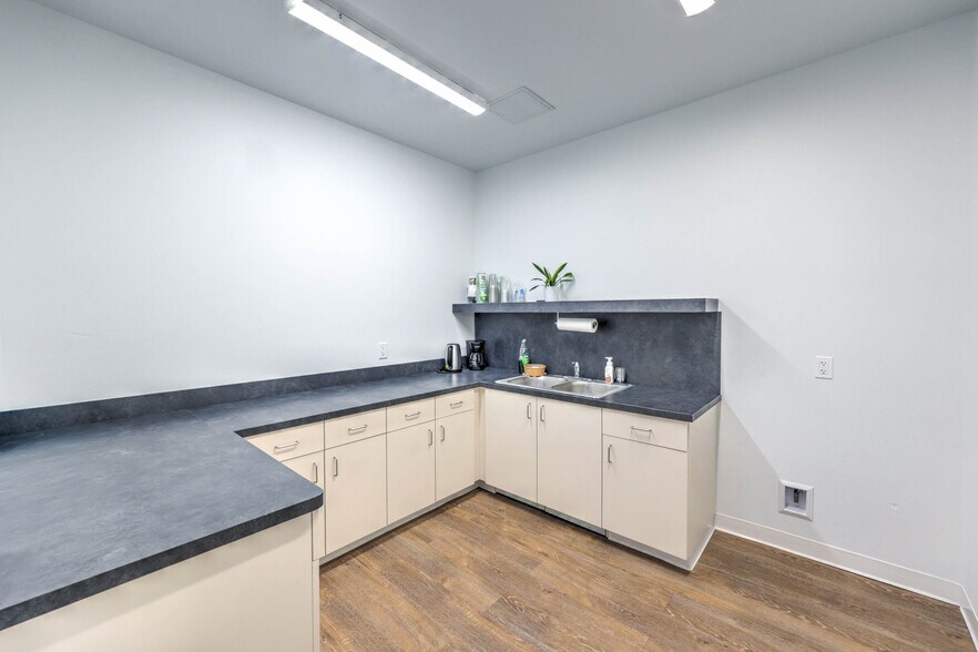 730 Las Vegas Blvd S, Las Vegas, NV à louer - Photo de l’immeuble – Image 3 sur 37