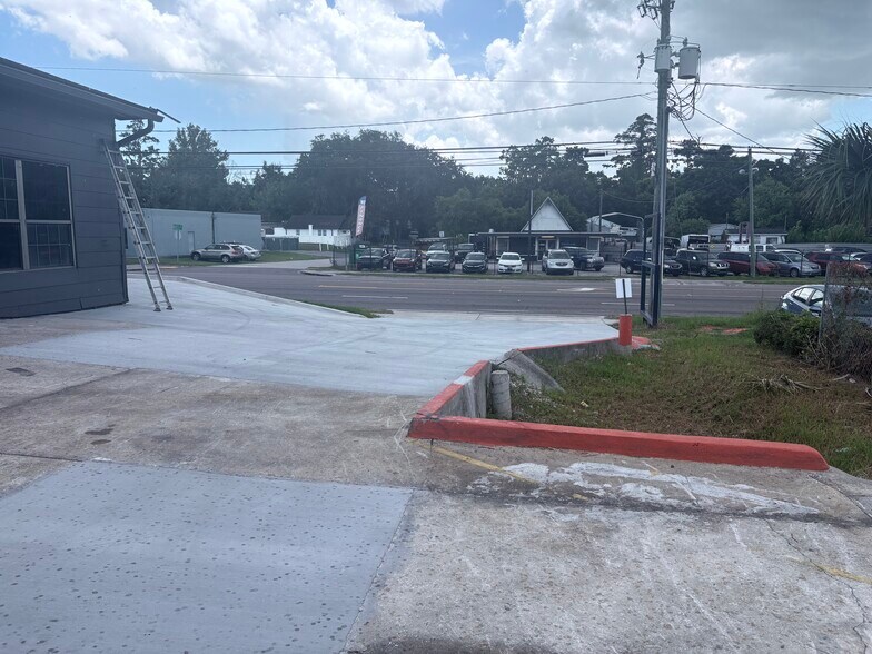 7047 Atlantic Blvd, Jacksonville, FL à louer - Photo intérieure – Image 2 sur 2