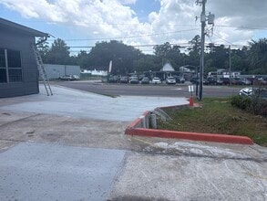 7047 Atlantic Blvd, Jacksonville, FL à louer Photo intérieure– Image 2 sur 15