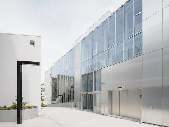 Plus de détails pour 24 Rue Gambetta, Suresnes - Bureau à vendre