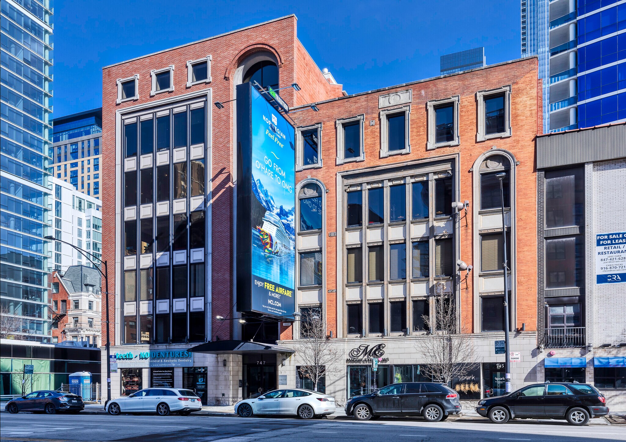 747 N LaSalle St, Chicago, IL à vendre Photo de l’immeuble– Image 1 sur 8