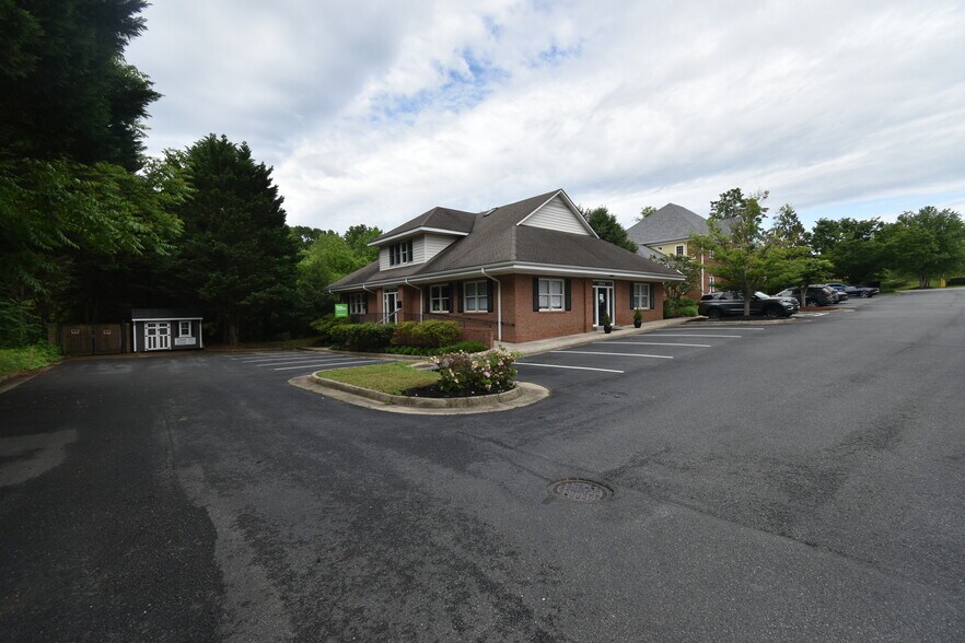 1769 Worth Park, Charlottesville, VA à louer - Photo de l’immeuble – Image 3 sur 20