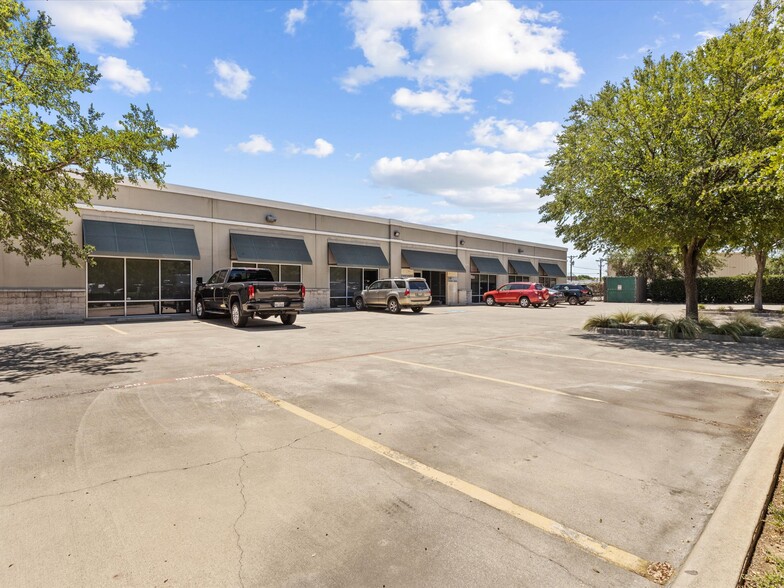 130 Central Ave, Grapevine, TX à louer - Photo de l’immeuble – Image 3 sur 9