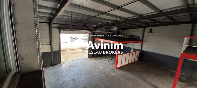 Plus de détails pour Industriel/Logistique à louer
