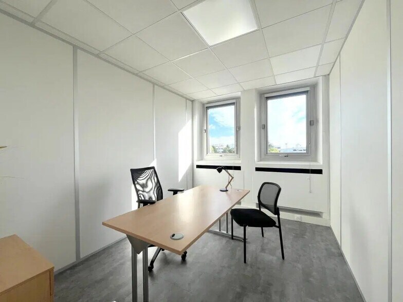 Bureau dans Marly-le-Roi à louer - Photo de l’immeuble – Image 3 sur 7