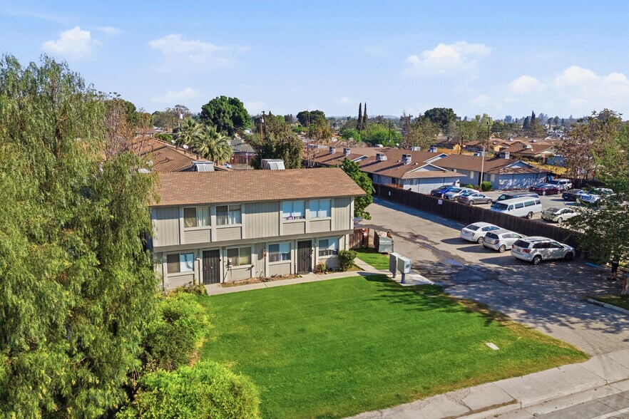 330 Roberts Ln, Bakersfield, CA à vendre - Photo de l’immeuble – Image 3 sur 27