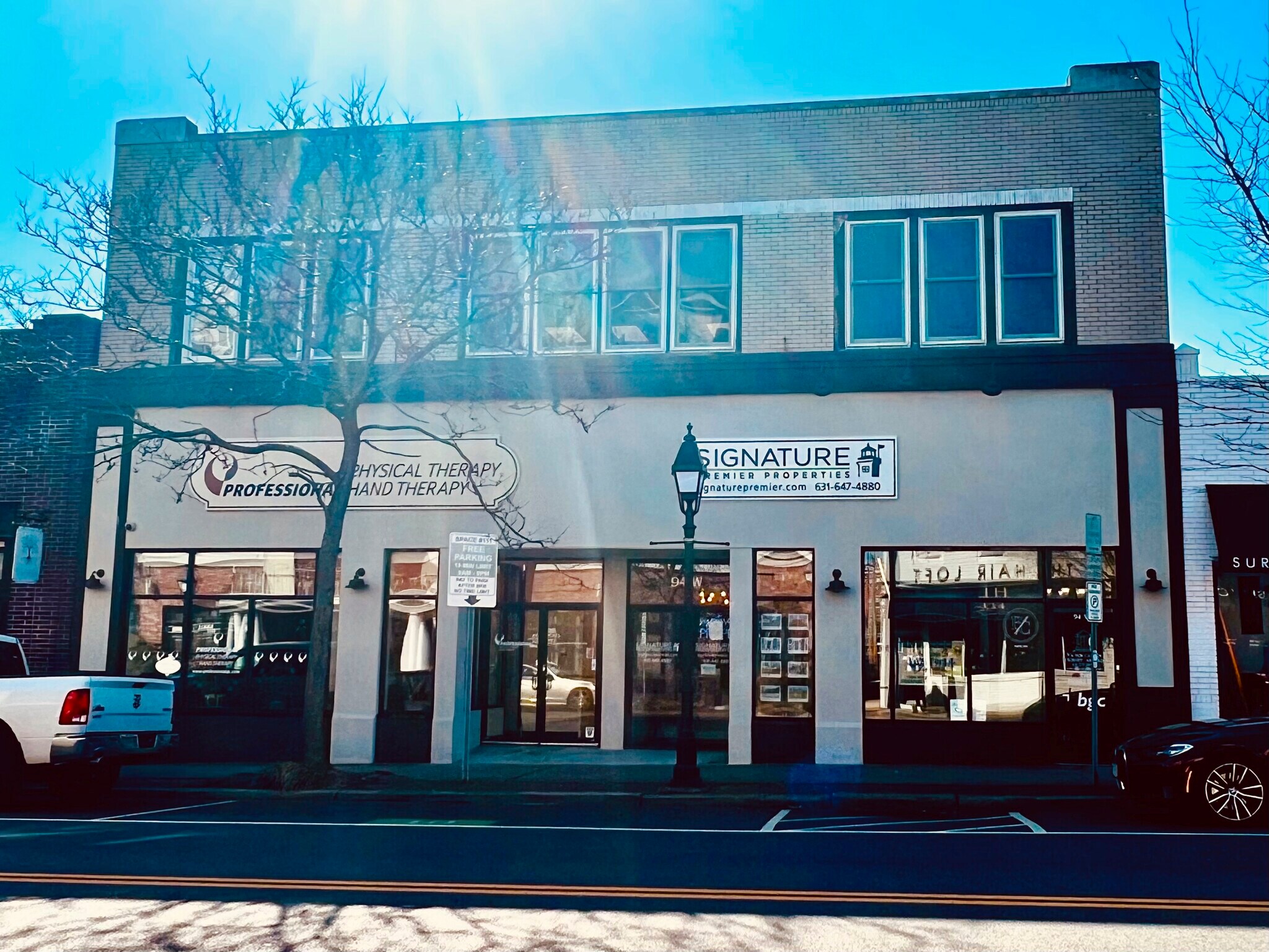 94 W Main St, Bay Shore, NY à louer Photo de l’immeuble– Image 1 sur 4