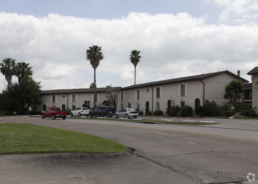 2323 Burke, Pasadena, TX à vendre - Photo principale – Image 1 sur 27