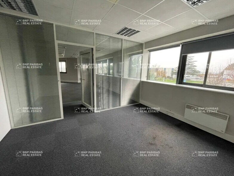 1 Rue Charles Lindbergh, Bouguenais à louer - Photo de l’immeuble – Image 3 sur 11