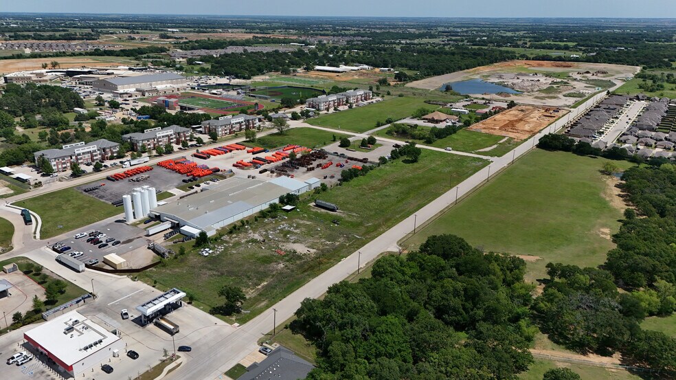 000 Highmeadow Dr, Aubrey, TX à vendre - Photo de l’immeuble – Image 2 sur 23