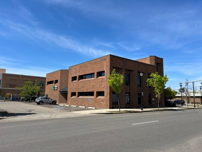300 Ellsworth St SW, Albany, OR à vendre - Photo de l’immeuble – Image 2 sur 11