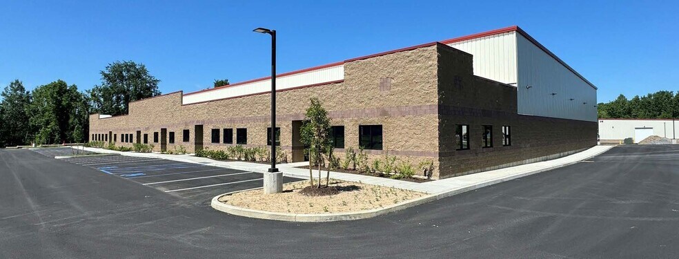 2 Lear Jet Lane, Latham, NY à louer - Photo de l’immeuble – Image 2 sur 18