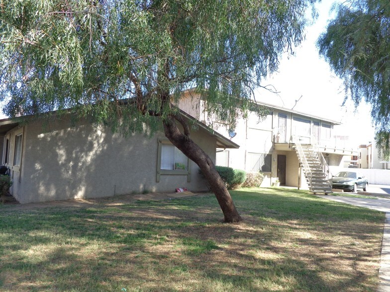 3364 W Harmont Dr, Phoenix, AZ à vendre - Photo de l’immeuble – Image 2 sur 6