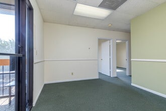 4191 Crescent Dr, Saint Louis, MO à louer Photo intérieure– Image 2 sur 6