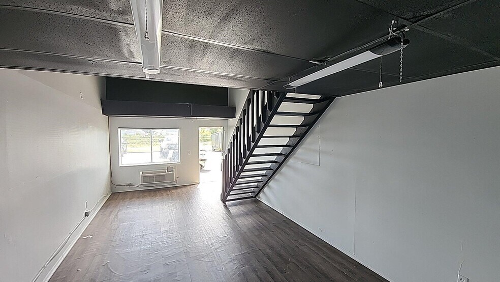 8340 Ulmerton Rd, Largo, FL à louer - Photo de l’immeuble – Image 3 sur 14