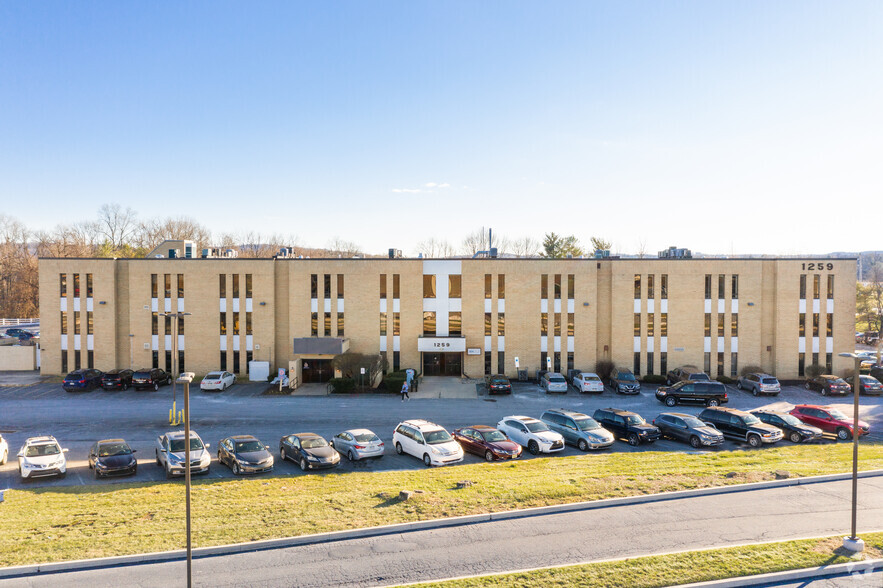1259 S Cedar Crest Blvd, Allentown, PA à louer - Photo de l’immeuble – Image 1 sur 13