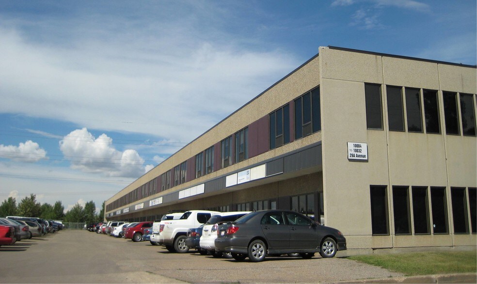 10004-10032 29A Ave NW, Edmonton, AB à louer - Photo de l’immeuble – Image 1 sur 1