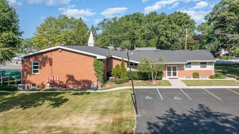 939 S Wisconsin St, Hobart, IN à vendre - Photo de l’immeuble – Image 1 sur 53