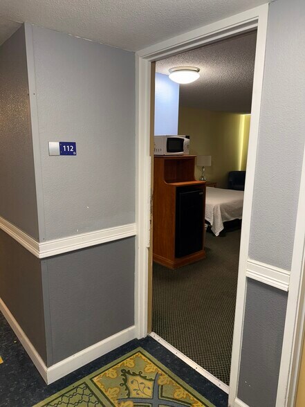 4219 E Waterloo Rd, Stockton, CA à vendre - Photo de l’immeuble – Image 2 sur 64